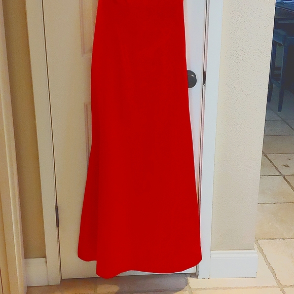 Perfect for Prom! Stunning party dress, size 6. - Picture 3 of 6